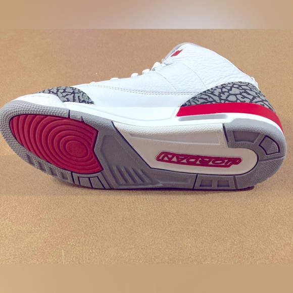 AIR Jordan 3 Retro (GS) - Picture 6 of 6